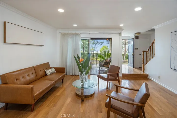 9534 Via Ricardo, Burbank, California 91504