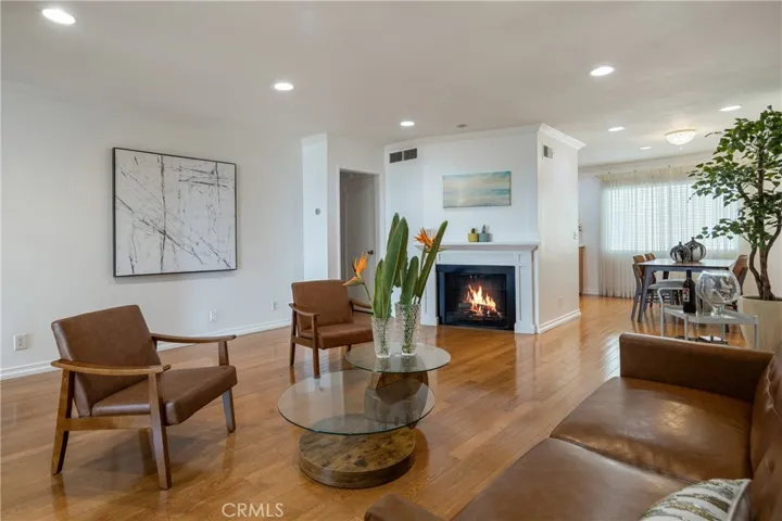 9534 Via Ricardo, Burbank, California 91504