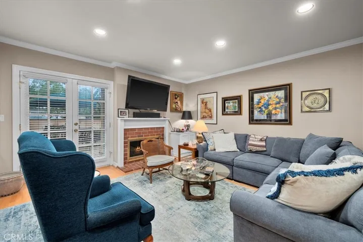Living room w/ fireplace
