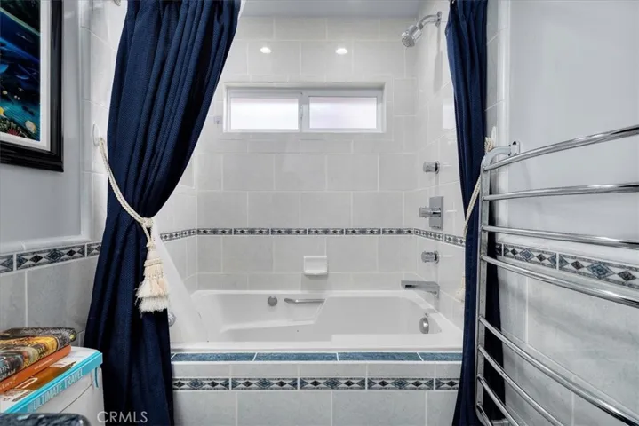 Hall Bath w/ spa tub