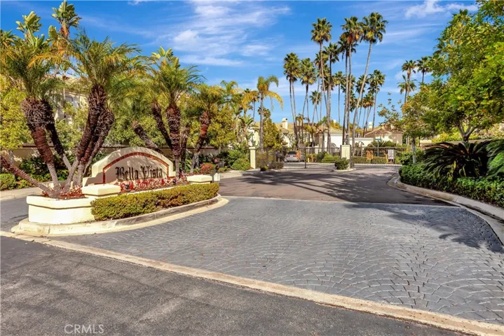 26425 La Traviata, Laguna Hills, California 92653