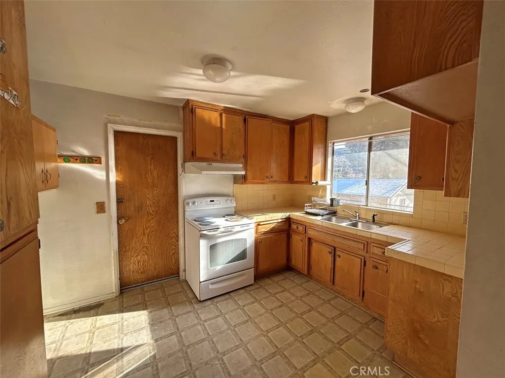 43729 Lake View Road, Lake Hughes, California 93532 home-pic-9