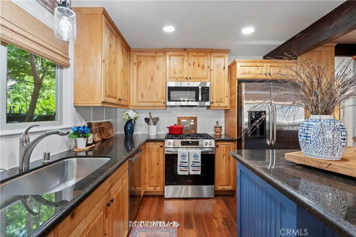 371 Maple Drive, Lake Arrowhead, California 92352