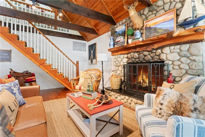371 Maple Drive, Lake Arrowhead, California 92352