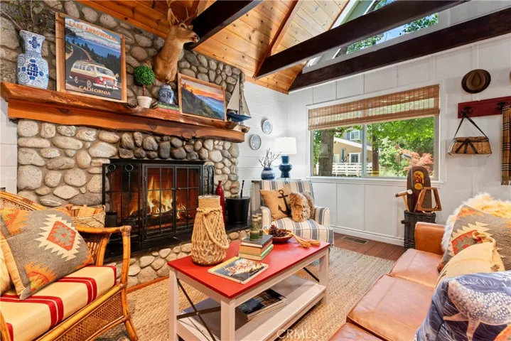 371 Maple Drive, Lake Arrowhead, California 92352