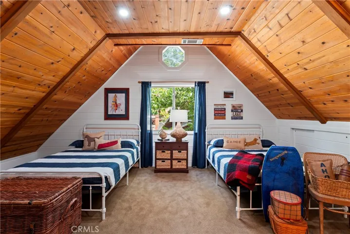 371 Maple Drive, Lake Arrowhead, California 92352