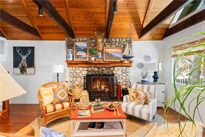 371 Maple Drive, Lake Arrowhead, California 92352