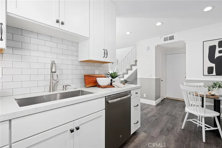 Remodeled Kitchen & newer appliances