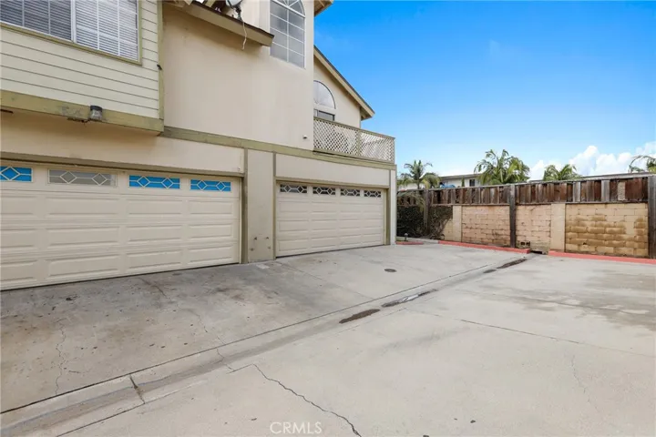 5400 is the end unit/last garage