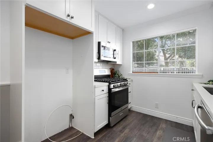 Remodeled Kitchen & newer appliances