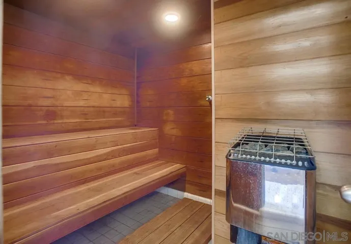 648 E Solana Circle, Solana Beach, California 92075