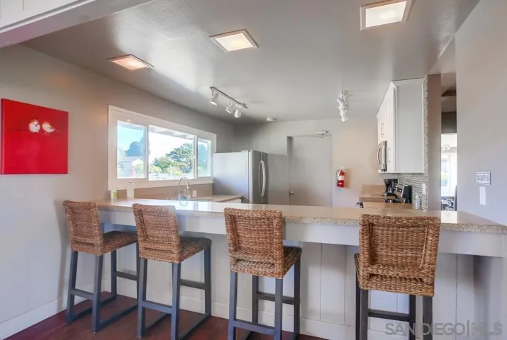 648 E Solana Circle, Solana Beach, California 92075