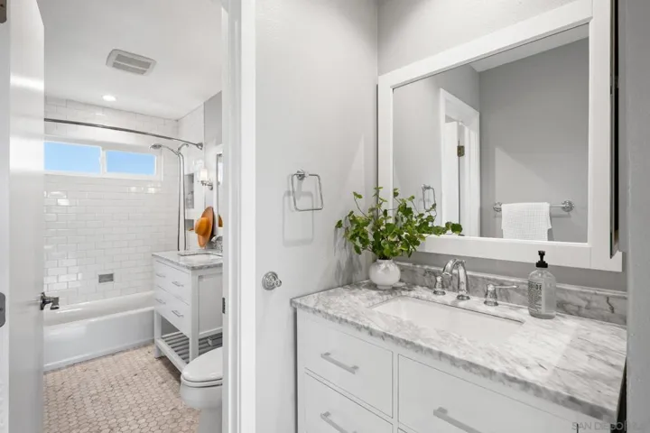648 E Solana Circle, Solana Beach, California 92075