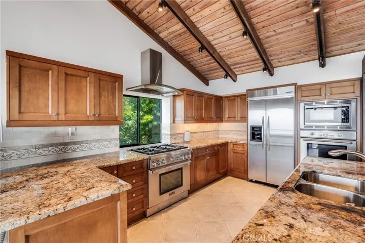 31532 Holly Drive, Laguna Beach, California 92651