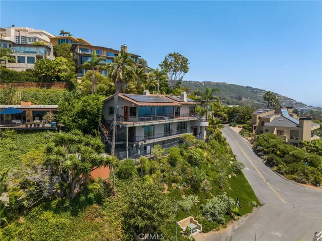 31532 Holly Drive, Laguna Beach, California 92651