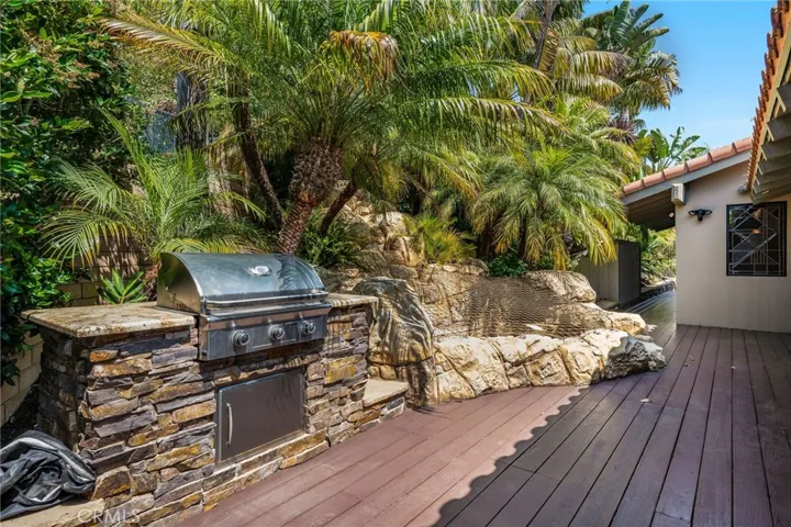 31532 Holly Drive, Laguna Beach, California 92651