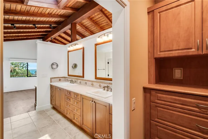 31532 Holly Drive, Laguna Beach, California 92651