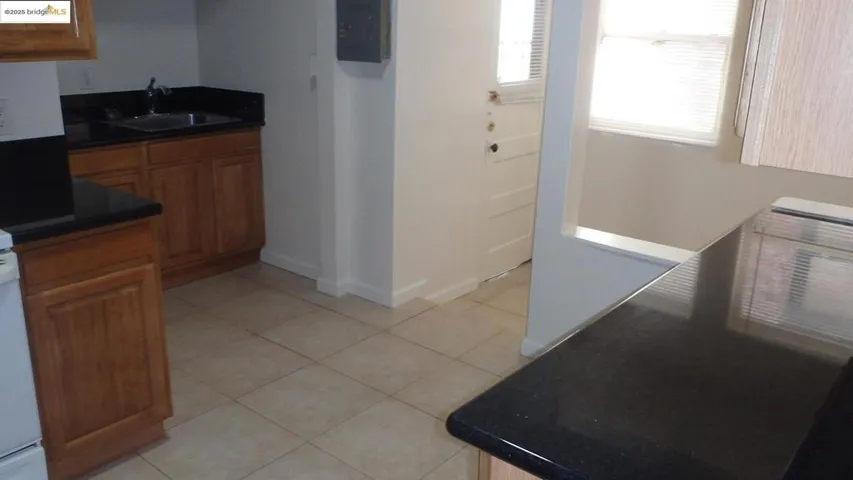1546 Alice Street, Oakland, California 94612-4173