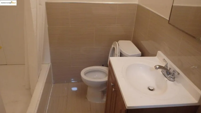 1546 Alice Street, Oakland, California 94612-4173