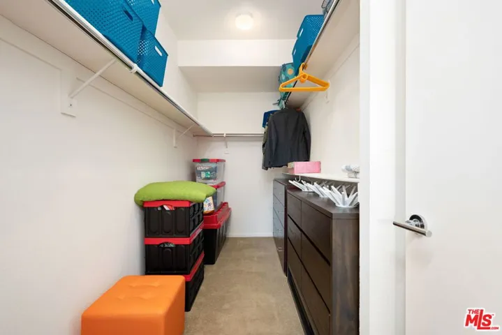 Huge Walk-in Closets