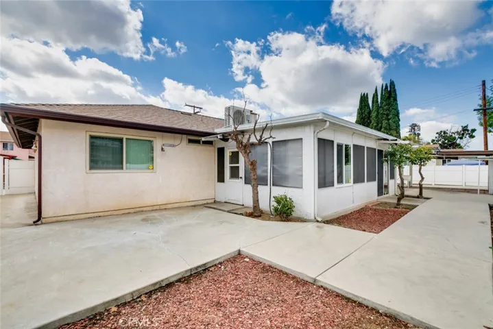 15475 Rochlen Street, Hacienda Heights, California 91745