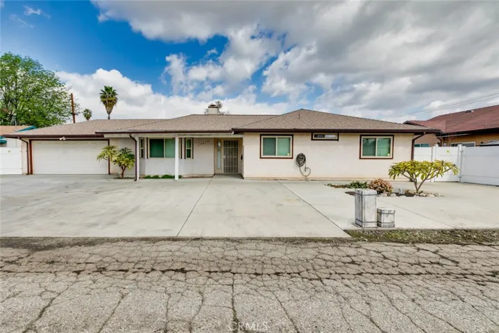 15475 Rochlen Street, Hacienda Heights, California 91745