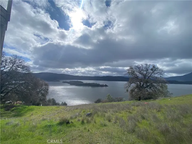 12155 Mesa Court, Clearlake Oaks, California 95423