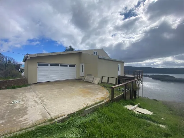 12155 Mesa Court, Clearlake Oaks, California 95423