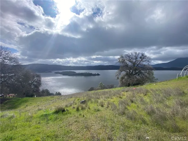 12155 Mesa Court, Clearlake Oaks, California 95423
