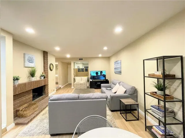 6 Copper Hl, Irvine, California 92620