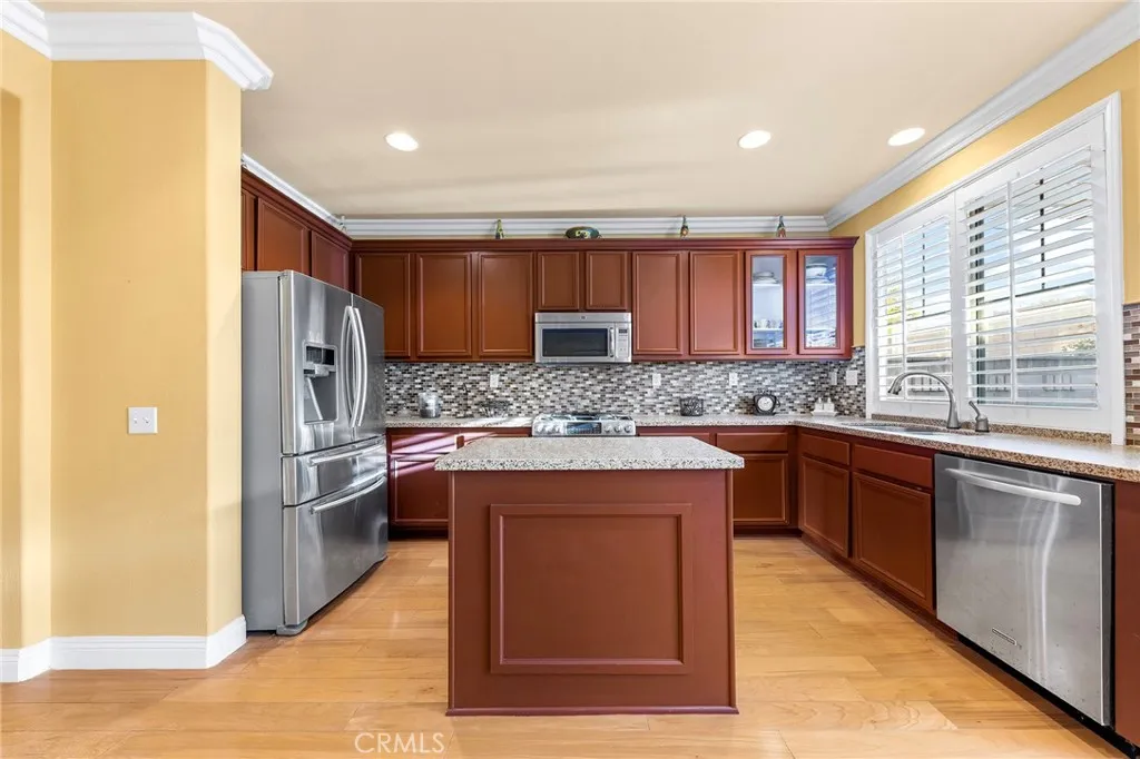 5521 Stargaze Street, Chino Hills, California 91709 home-pic-17