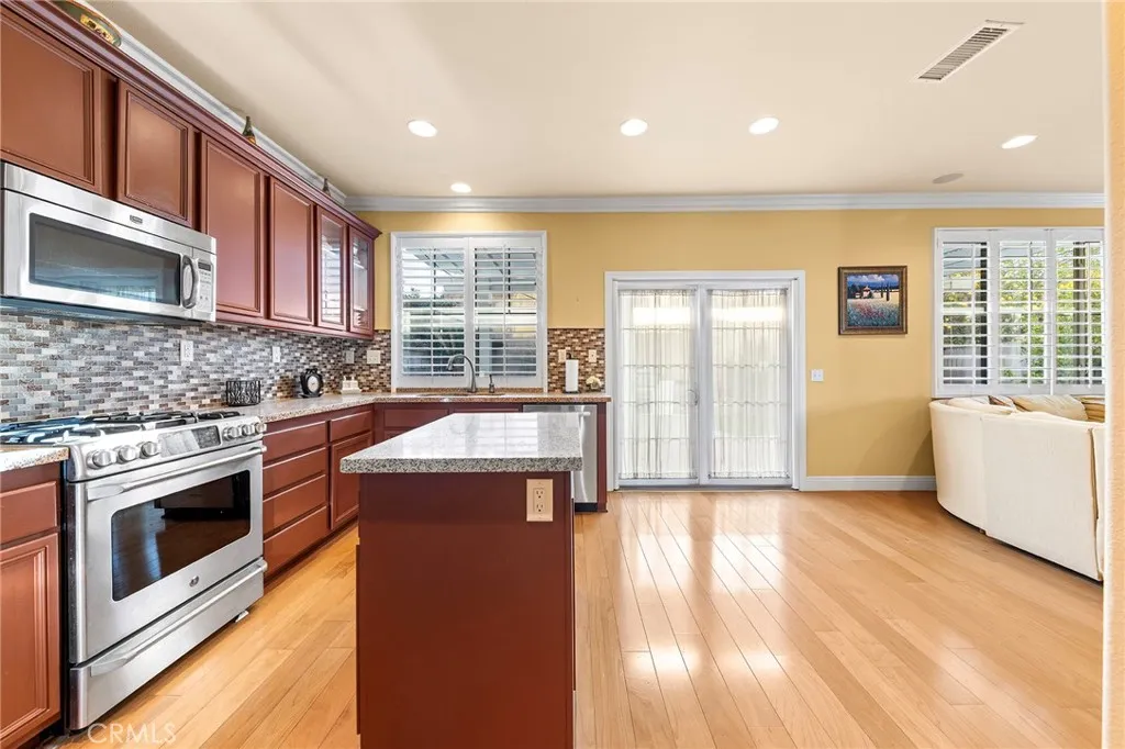 5521 Stargaze Street, Chino Hills, California 91709 home-pic-20