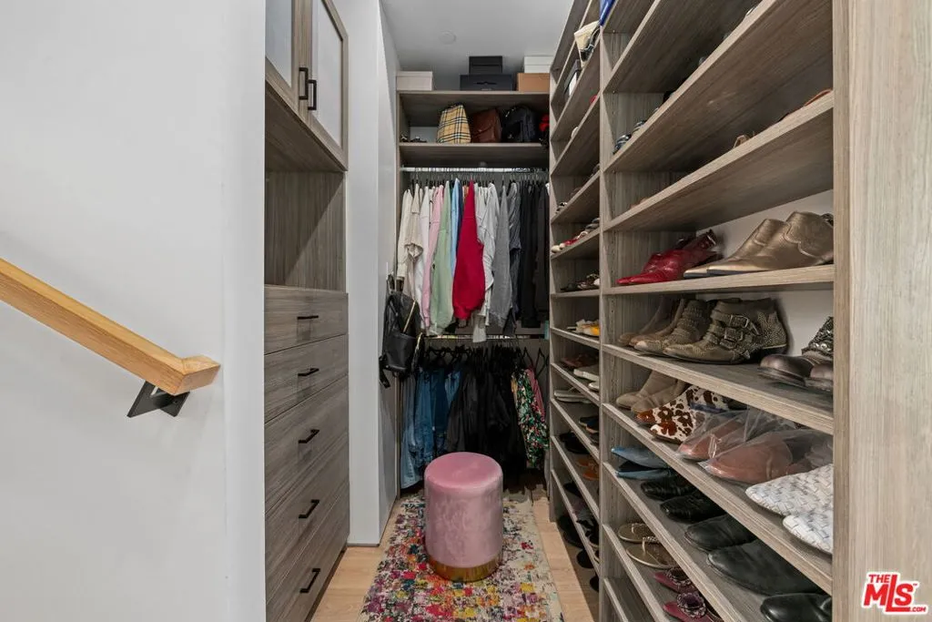 618 S Van Ness Avenue 3, Los Angeles, California 90005 home-pic-26