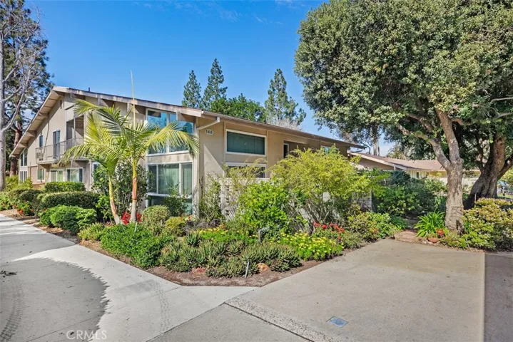 140 Avenida Majorca B, Laguna Woods, California 92637