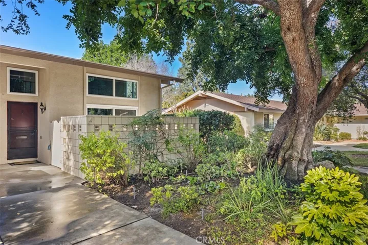 140 Avenida Majorca B, Laguna Woods, California 92637