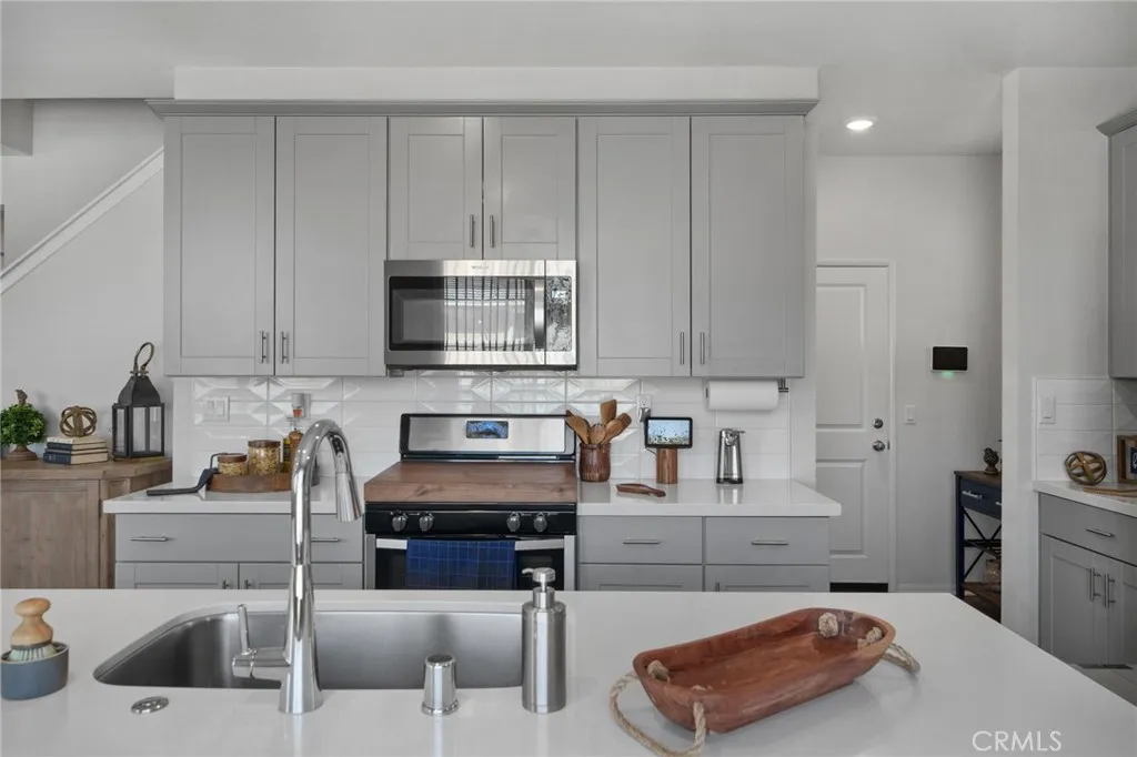 24712 Hudson Street, Moreno Valley, California 92551 home-pic-13