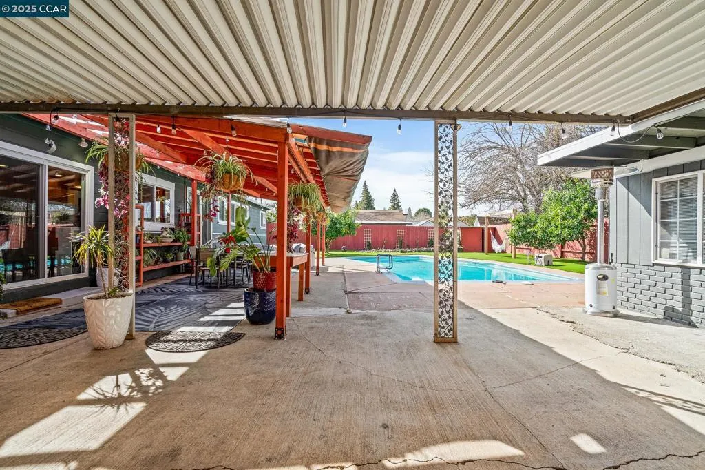 1525 Ayers Rd, Concord, California 94521 home-pic-29