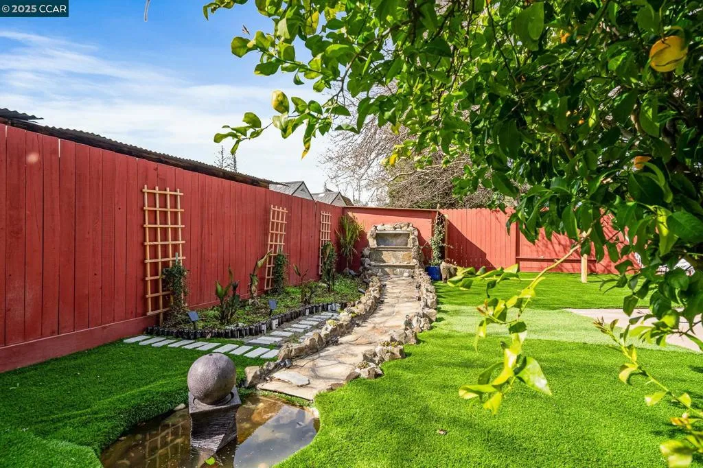 1525 Ayers Rd, Concord, California 94521 home-pic-24