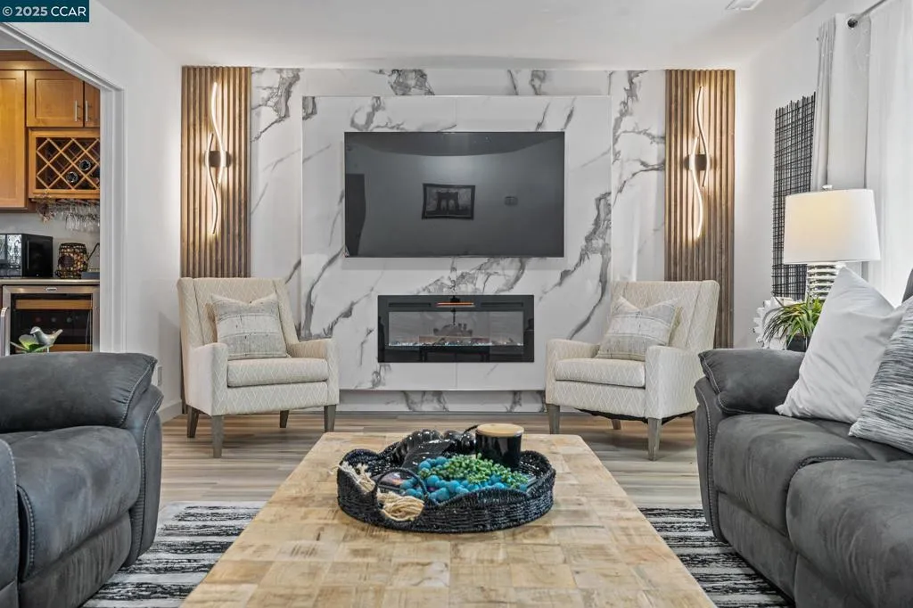 1525 Ayers Rd, Concord, California 94521 home-pic-0