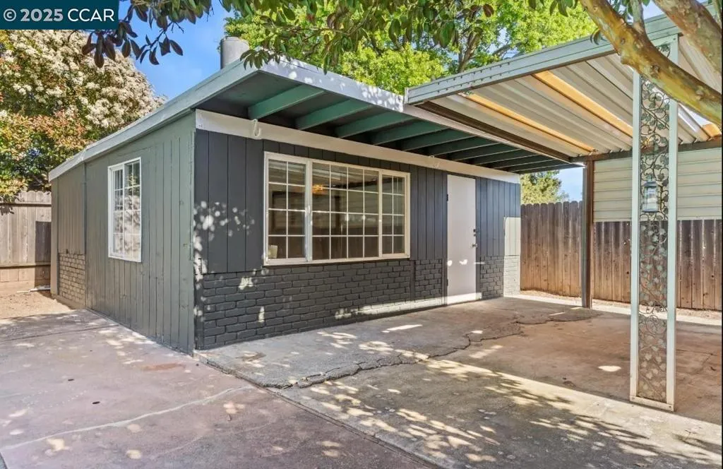 1525 Ayers Rd, Concord, California 94521 home-pic-28