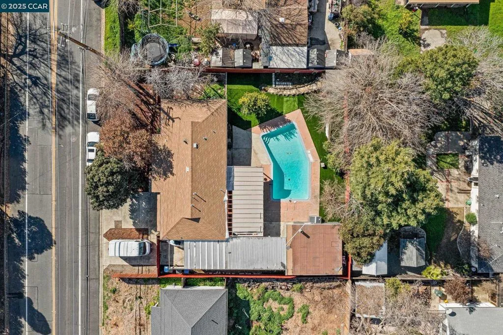 1525 Ayers Rd, Concord, California 94521 home-pic-26