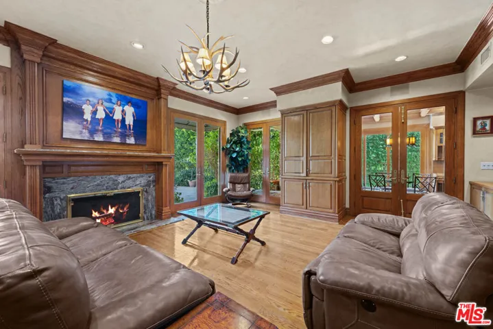 19333 Wells Drive, Tarzana, California 91356
