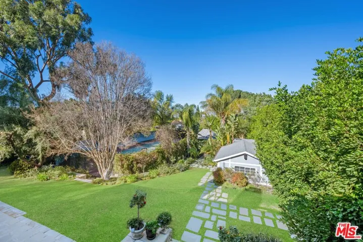 19333 Wells Drive, Tarzana, California 91356