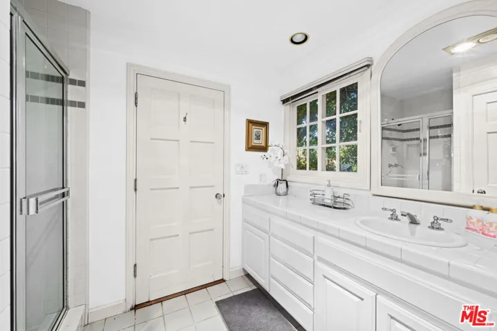 19333 Wells Drive, Tarzana, California 91356
