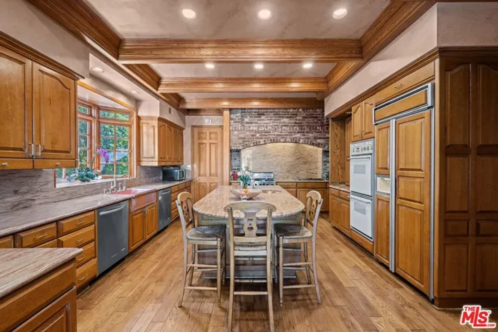 19333 Wells Drive, Tarzana, California 91356