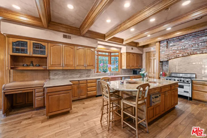 19333 Wells Drive, Tarzana, California 91356