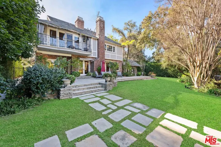 19333 Wells Drive, Tarzana, California 91356