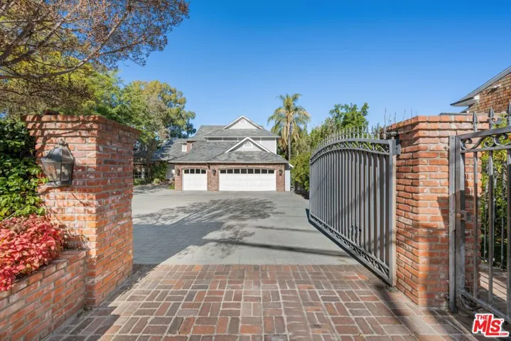 19333 Wells Drive, Tarzana, California 91356