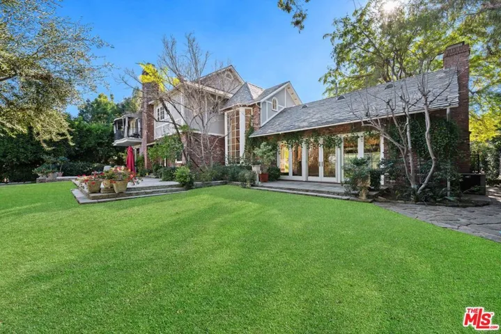 19333 Wells Drive, Tarzana, California 91356