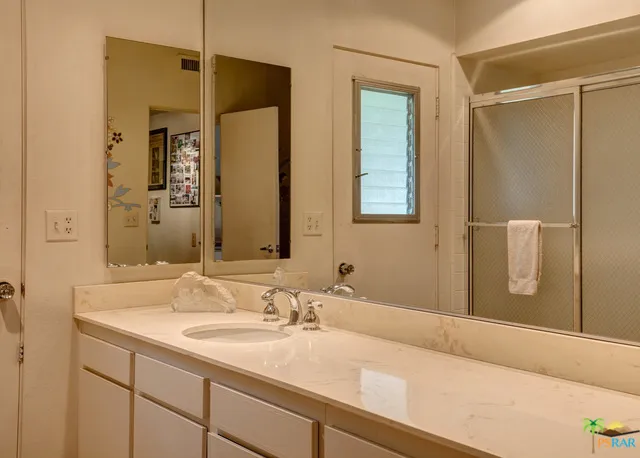 1597 E Sierra Way, Palm Springs, California 92264 home-pic-26